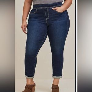 NWT- Lean Jean Straight Super Soft High Rise Jean